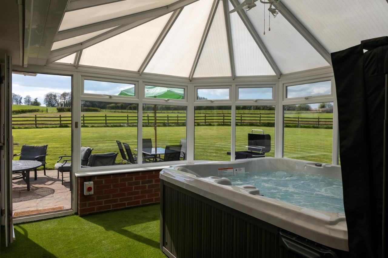 Tixall Manor Farm Stafford Exteriér fotografie